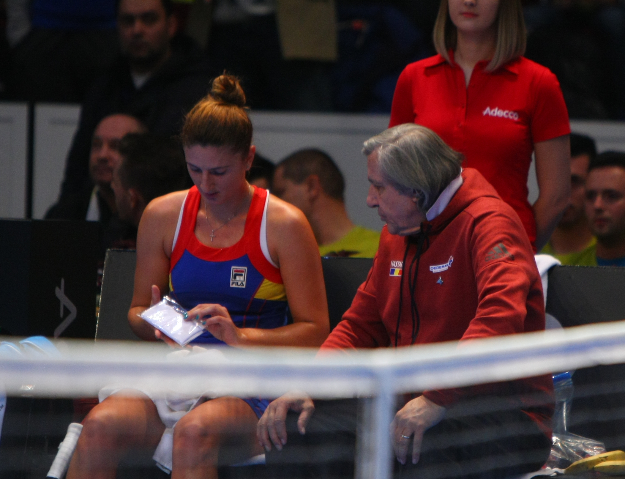 România a fost învinsă de Belgia, în primul tur al Grupei Mondiale II din Fed Cup. Irina Begu a jucat la simplu, dar a pierdut în setul decisiv. Reacții  | FOTO & VIDEO