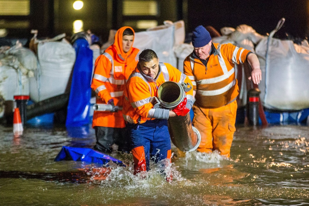 VIDEO | Anglia și Țara Galilor, sub ape. Sute de case evacuate, furtuna Christoph va fi urmată de ger și ninsori abundente