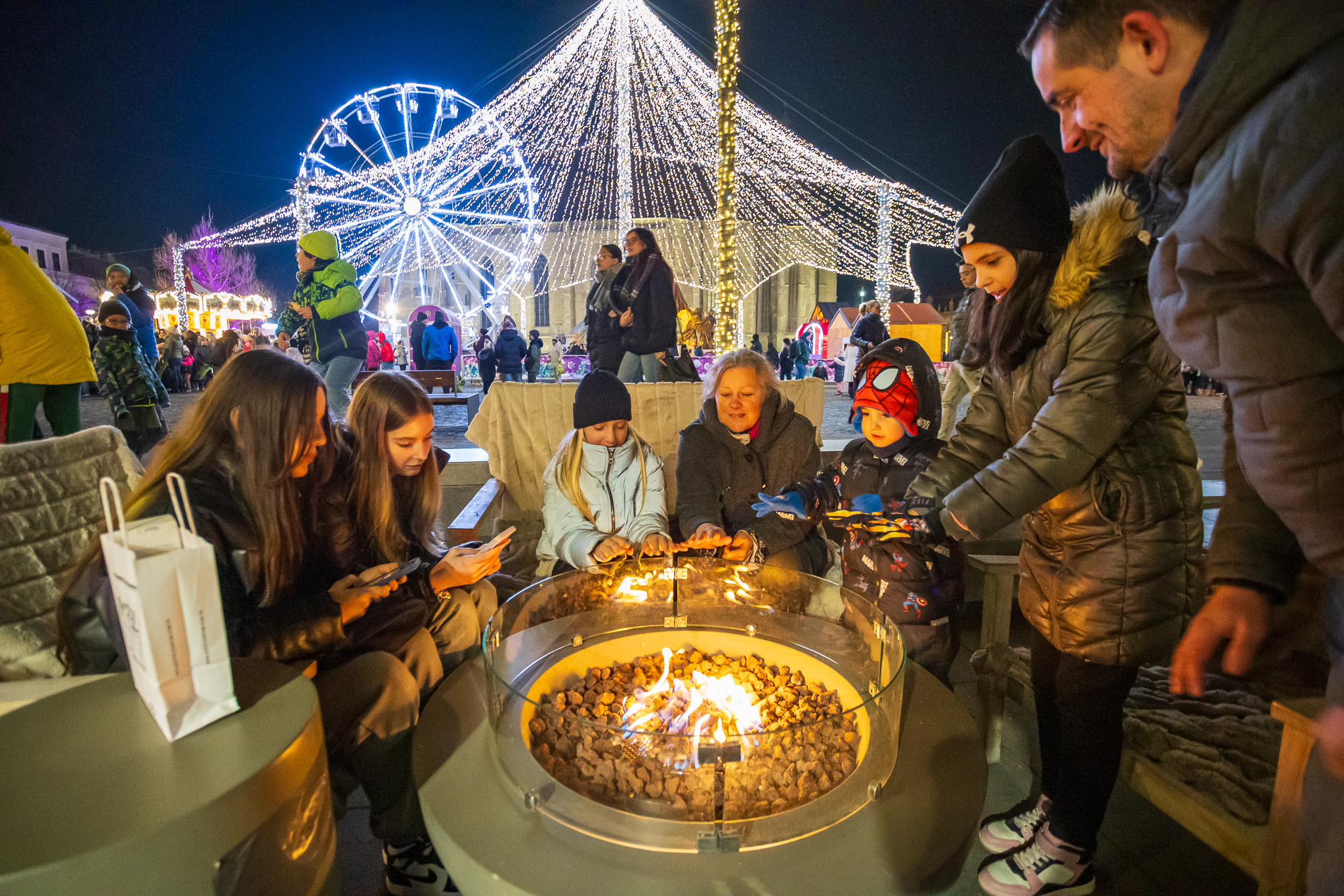 Târgul de Crăciun Cluj 2024. Adio, focuri de artificii! Anul acesta, cerul se „aprinde” de drone, lasere și proiecții video