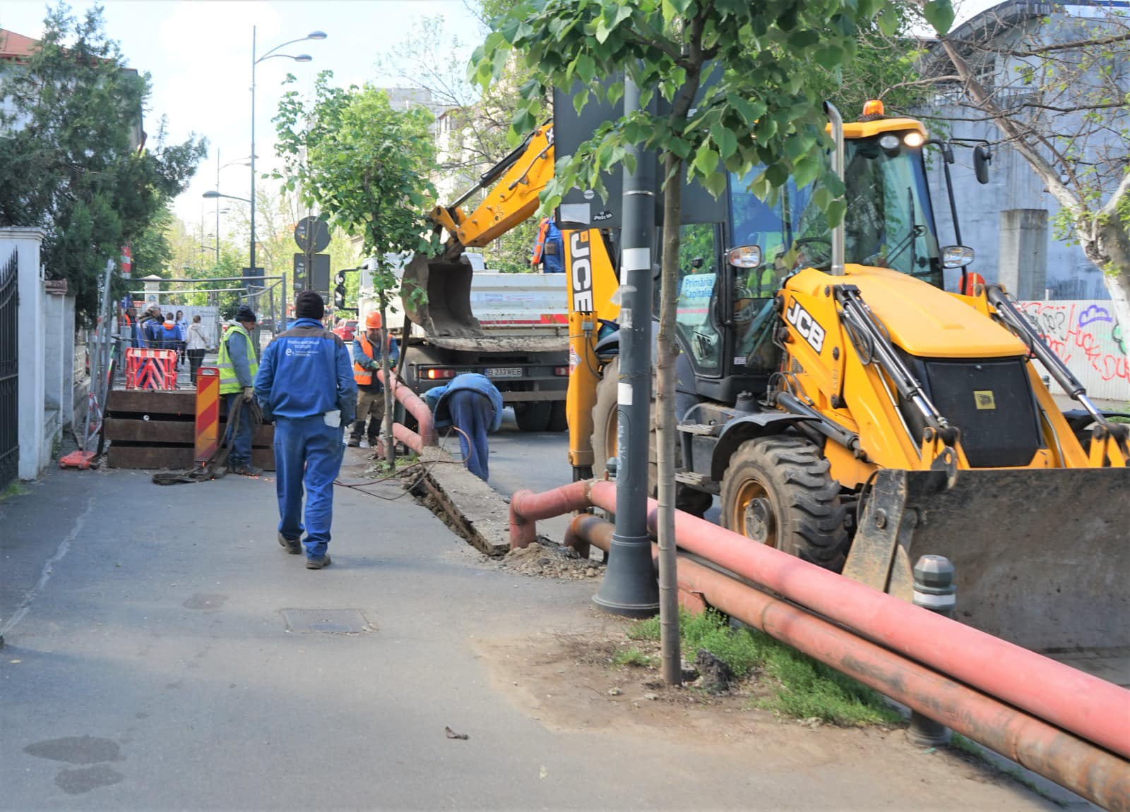 La iarnă, locuitorii din Calea Dorobanților nu vor avea probleme cu apa caldă și căldura, promite Nicușor Dan