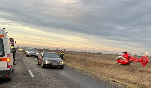 Un bărbat a murit, iar doi copii au fost răniți într-un accident grav în județul Olt