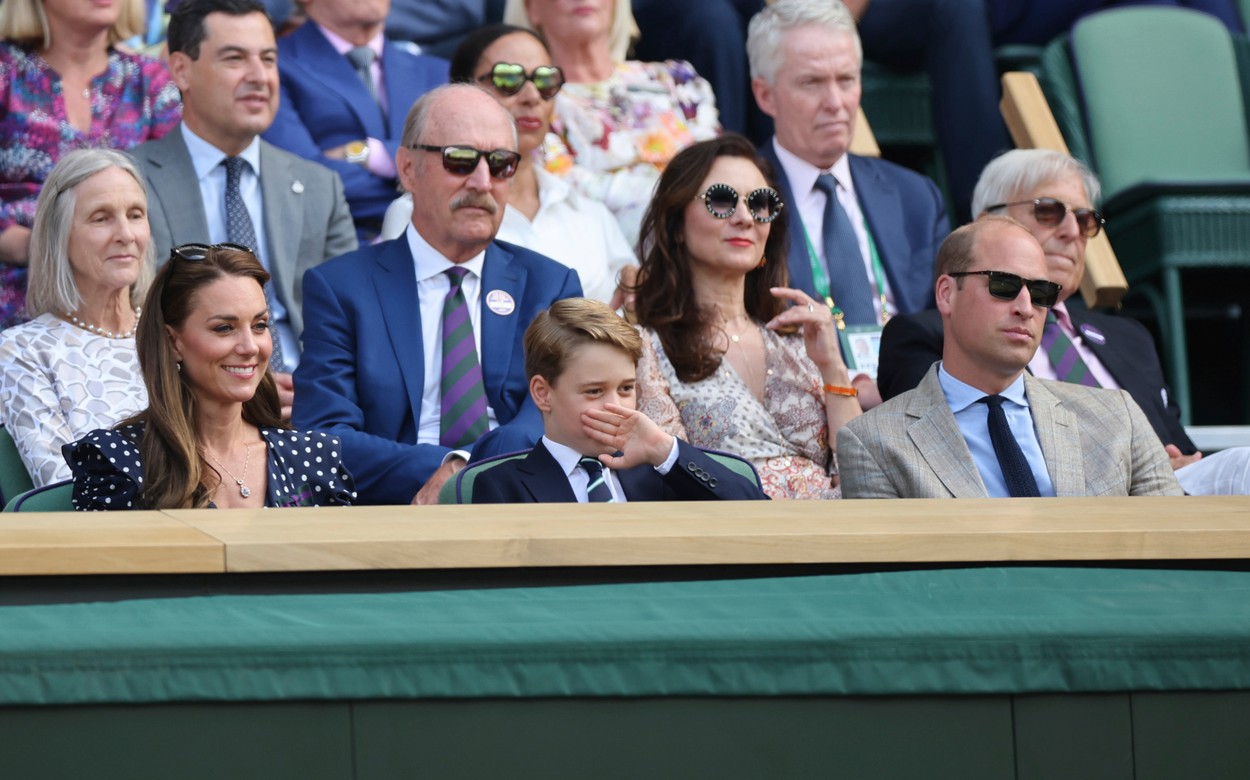 Prințul George al Marii Britanii, în centrul atenției la Wimbledon. Ducesa Kate și prințul William au stat în permanență cu ochii pe el
