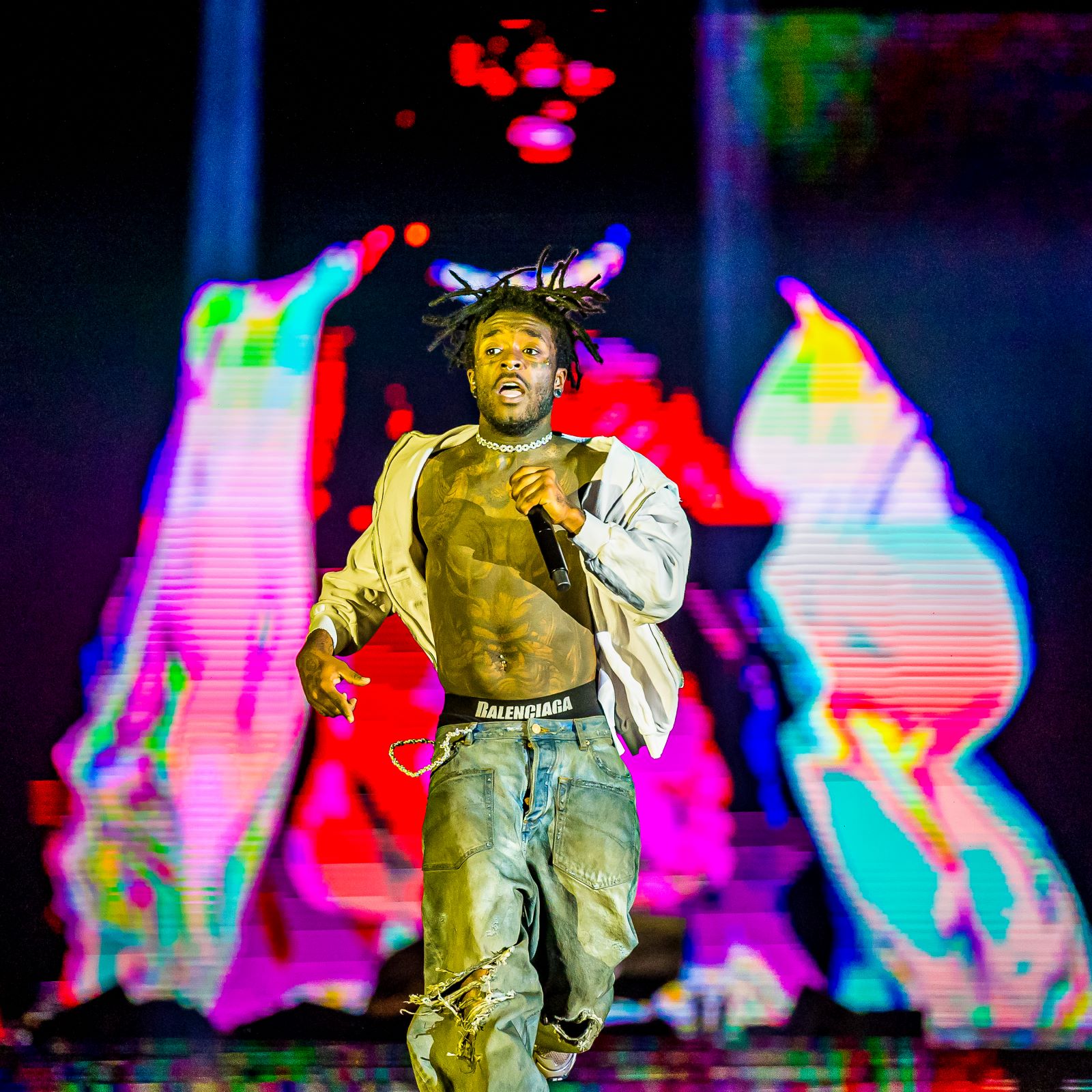 Festivalul NEVERSEA, ziua 1 - peste 65.000 de participanți. Lil Uzi Vert a făcut un show total pe mainstage, zecile de mii de fani au cântat alături de rapperul american