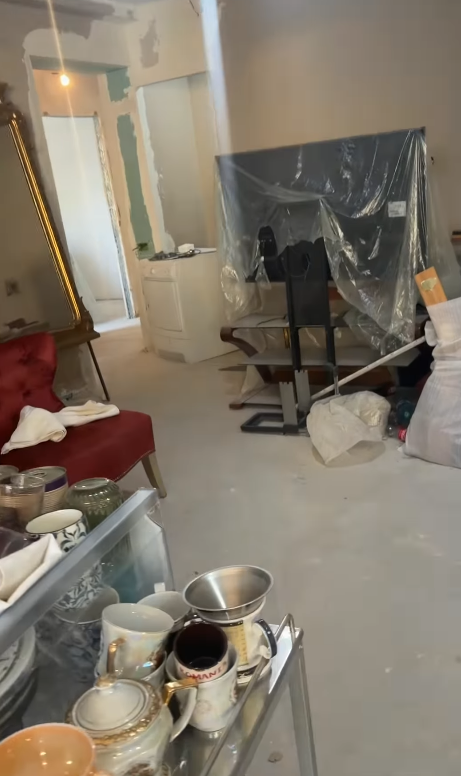 Imagini din apartamentul Vicăi Blochina în plin proces de renovare
