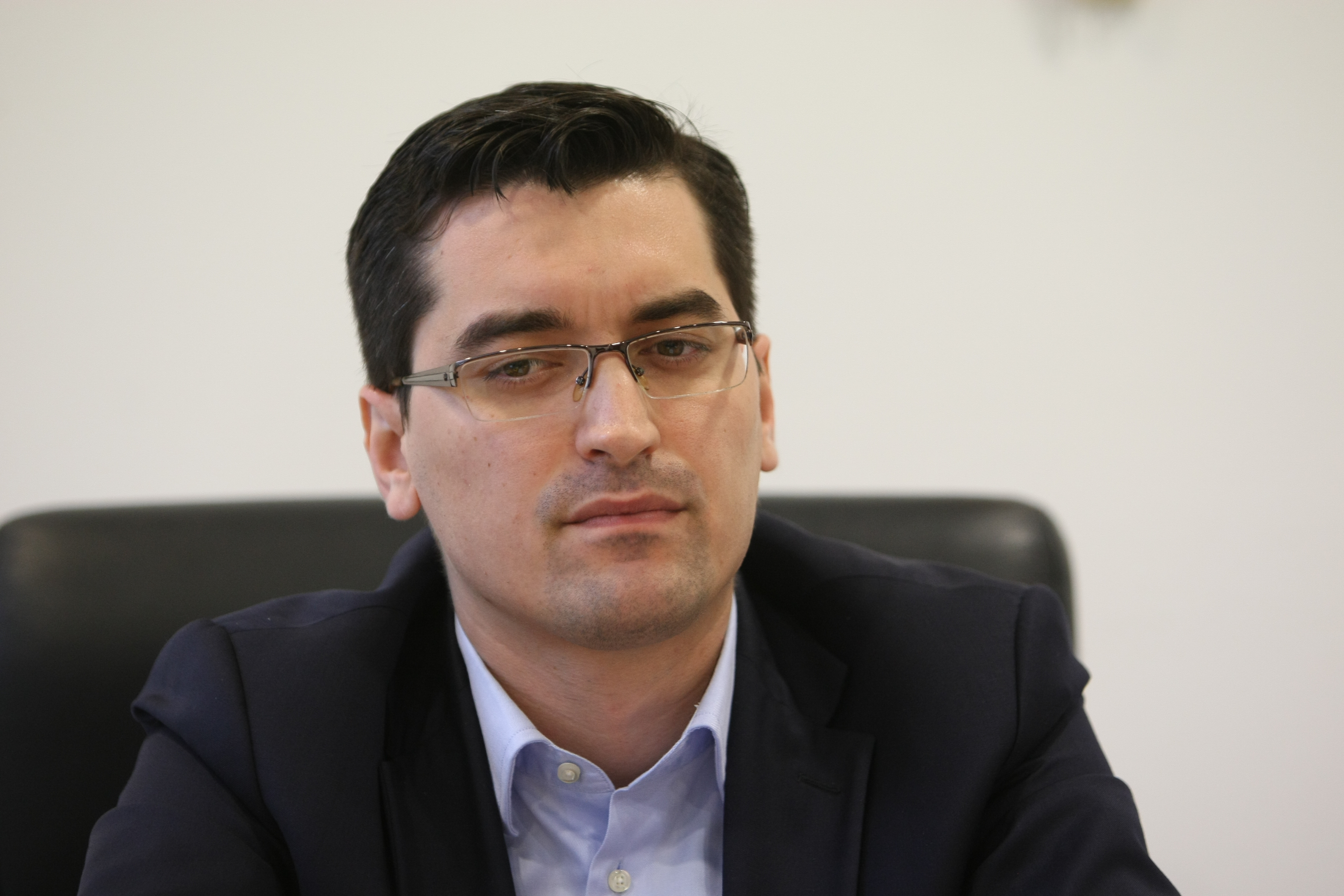 Interviu EXCLUSIV cu șeful FRF, Răzvan Burleanu: ”Tricolorii au primă pentru câștigarea Euro! Naționala a devenit locomotiva fotbalului nostru!”. ”Nu mă deranjează asocierea cu Serviciile secrete” | VIDEO