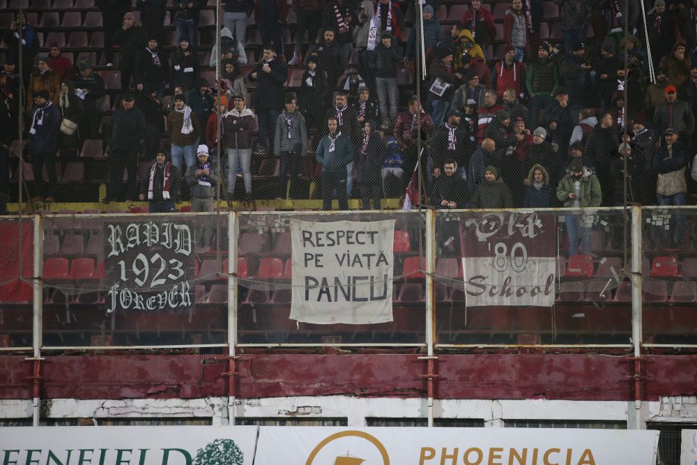 FOTO/Daniel Pancu, în genunchi în fața fanilor rapidiști! Declarație de dragoste pentru suporteri, la ultimul meci oficial pe stadionul Giulești: „De asta nu am jucat la Steaua, la Dinamo, datorită lor!”