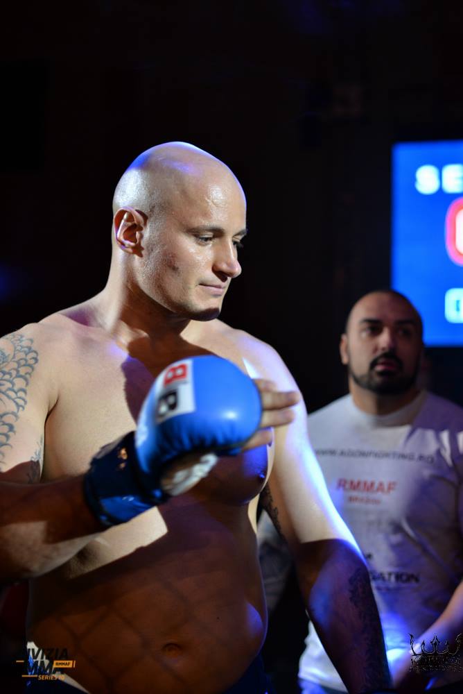 Ion Grigore, luptătorul care a expediat 50 de pumni în 15 secunde, se bate în Superkombat / GALERIE FOTO