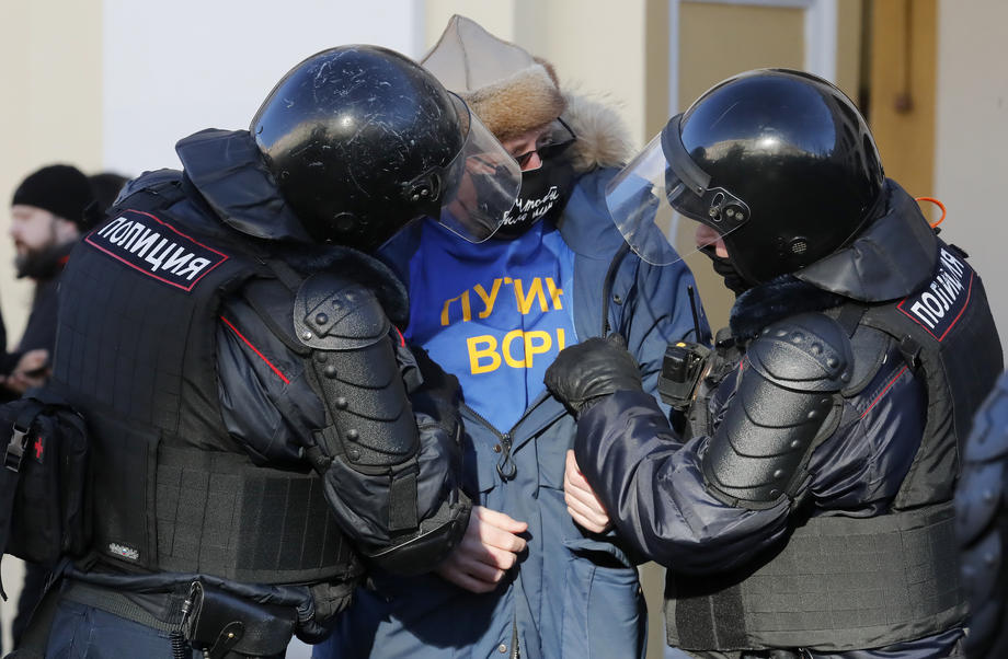 Peste 4.000 de arestări la protestele din Rusia față de invazia lui Putin în Ucraina. „Fără război” au strigat oamenii la Moscova
