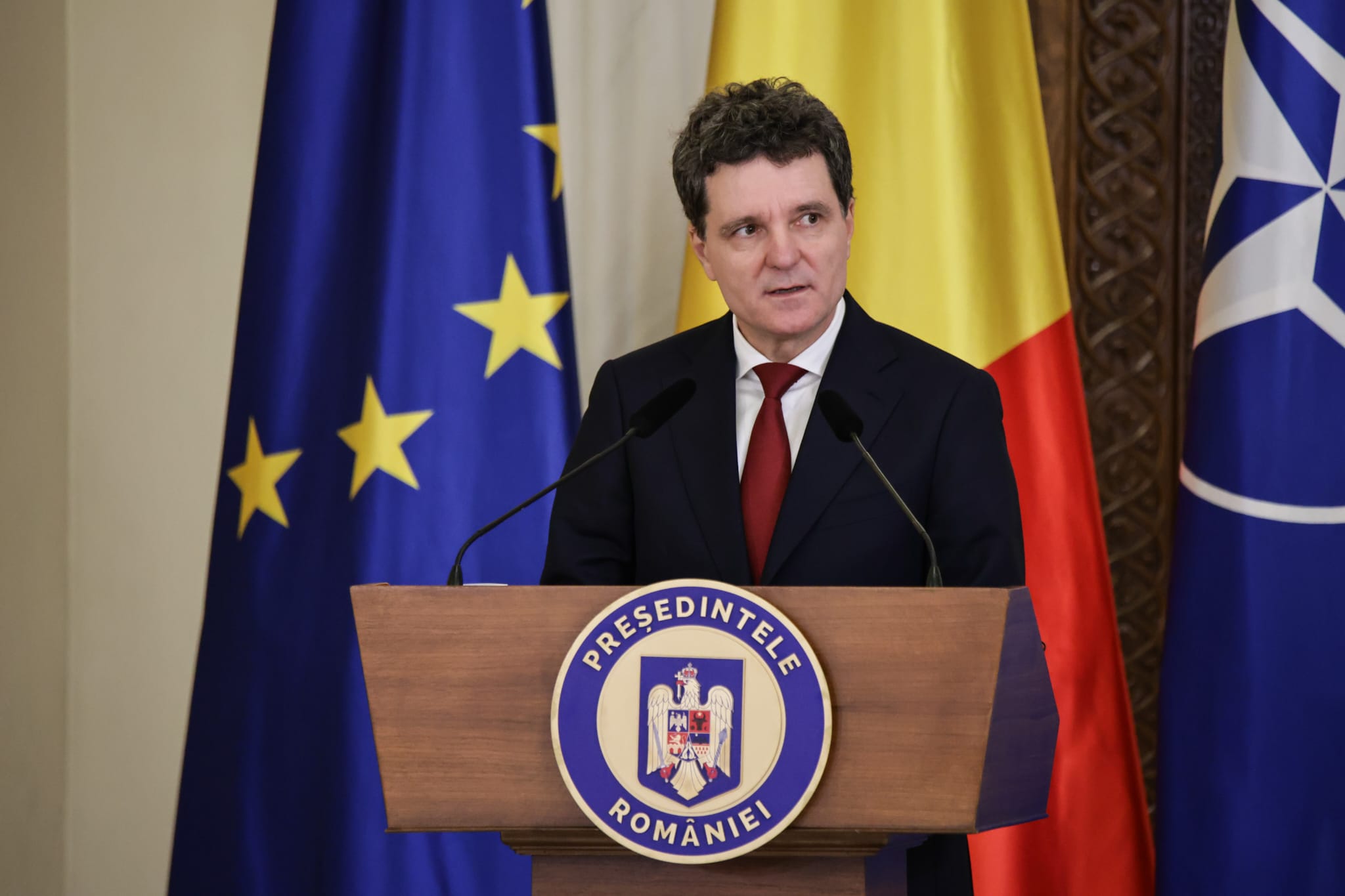 Bartolomeu I, decorat de Nicușor Dan după sfințirea Catedralei Neamului: „România trăieşte un moment istoric”