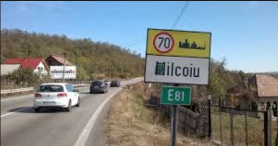 Țara noastră e o poezie, când vine vorba de nume de localități. „La Mănăstirea Pătrunsa ajungi prin Cracii Doamnei, urcând pe Dealul Bucii”