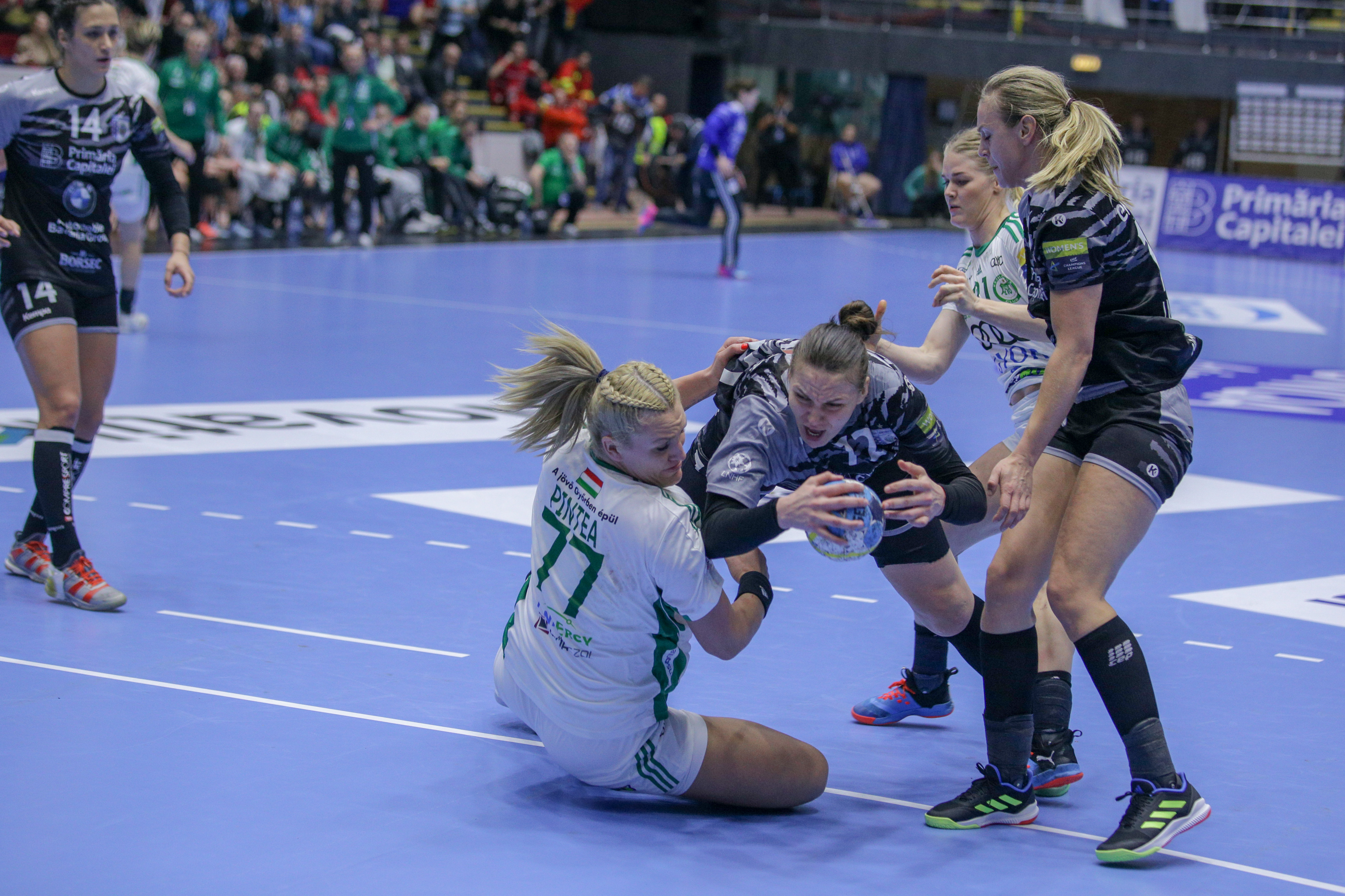 GALERIE FOTO / Cele mai spectaculoase imagini de la meciul de handbal CSM București - Gyor