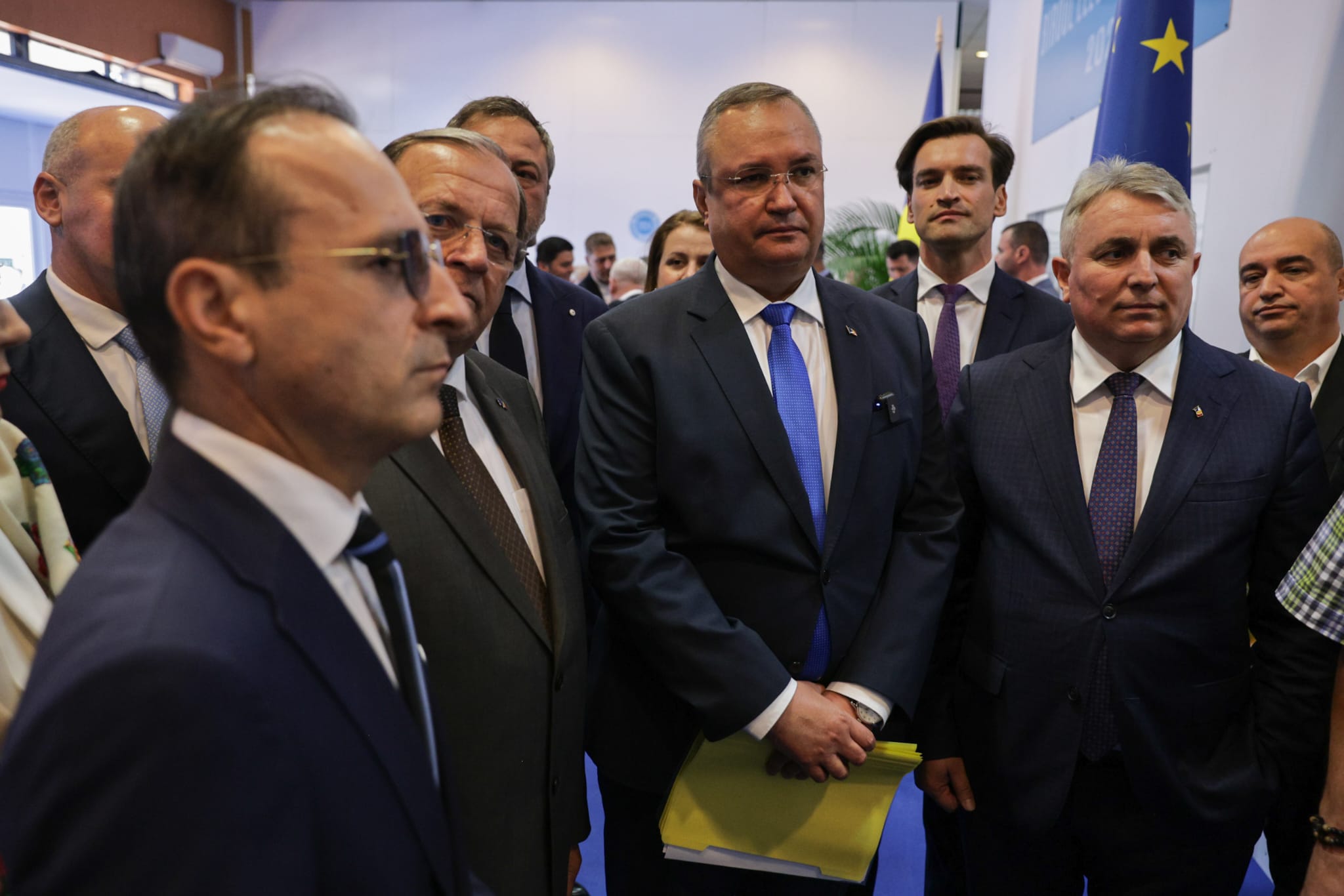 Nicolae Ciucă şi-a depus candidatura la alegerile prezidenţiale: „România are nevoie de o viziune de dreapta”