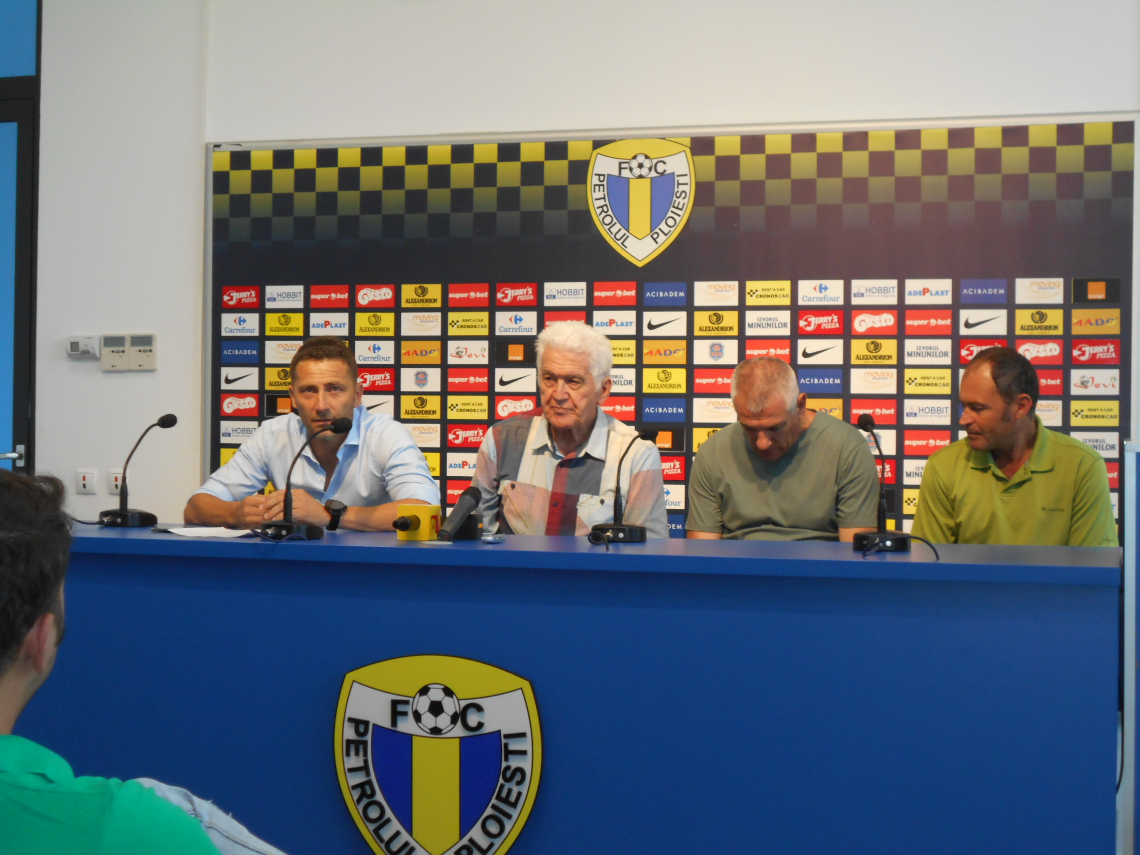 Noul Petrolul e gata! Cristi Vlad - președinte, Tavi Grigore - antrenor. Până se lămuresc problemele legate de siglă și de nume, în liga a patra va activa ca Petrolul ’52
