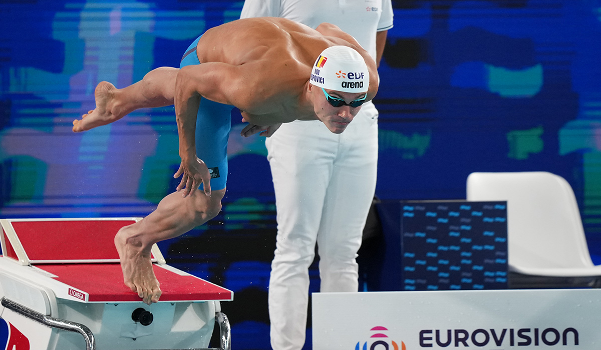 David Popovici s-a calificat în finala probei de 200 metri liber de la Campionatele Europene de la Paris, cu cel mai bun timp