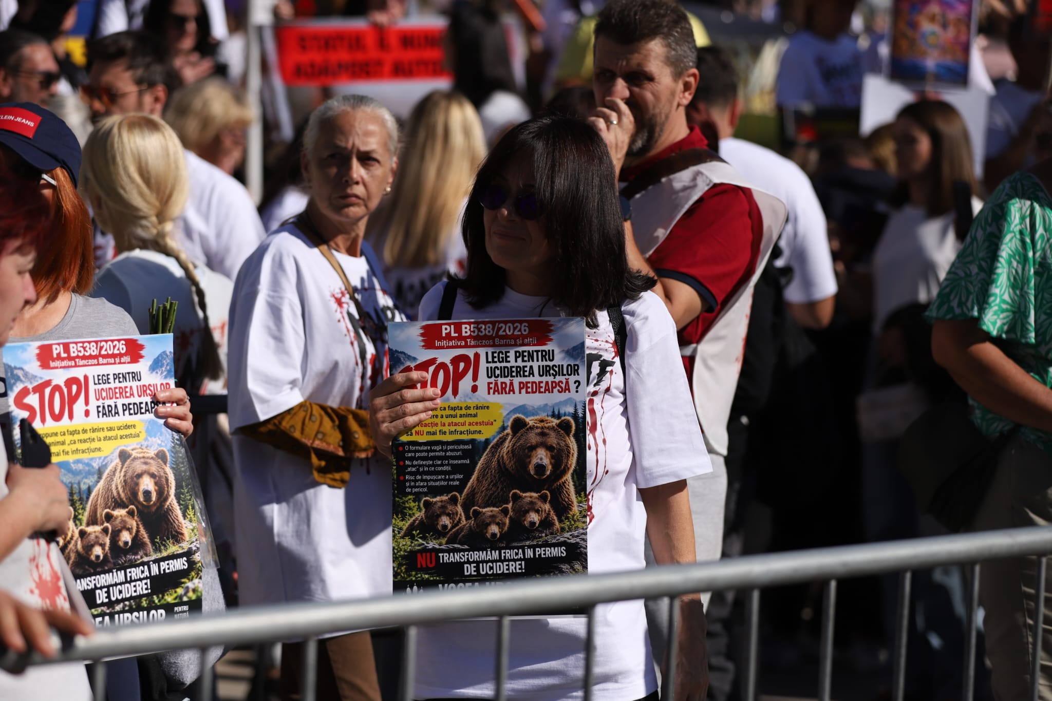 Raluca Bădulescu, prezentă la protestul pentru drepturile animalelor