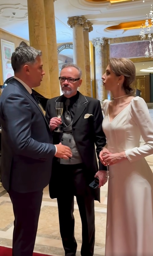 Mihai Albu și Elena Nechifor s-au căsătorit religios. Imagini de la petrecerea de nuntă, care a avut loc la restaurantul unui hotel de lux din București