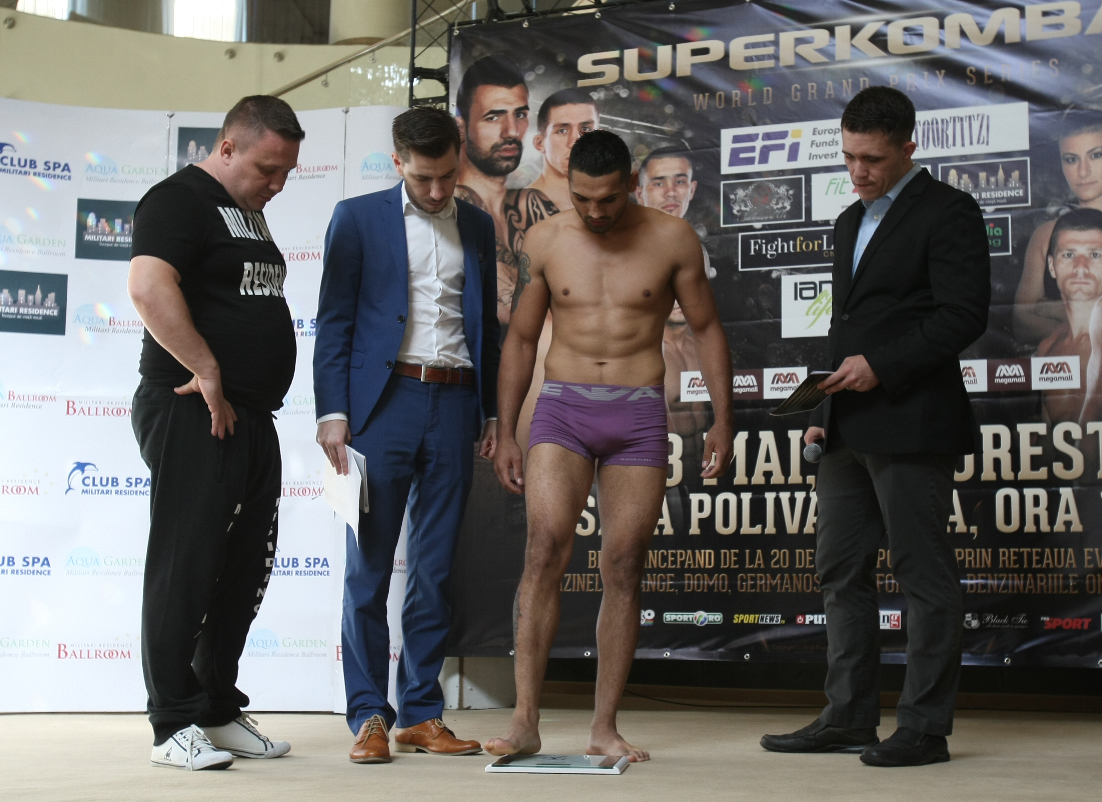 Luptătorii de la Superkombat București au trecut cu bine de proba cântarului oficial / GALERIE FOTO