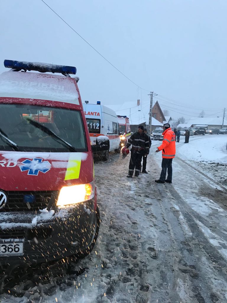 UPDATE | Accident rutier cu 2 morți și 18 răniți, în Harghita (FOTO & VIDEO)