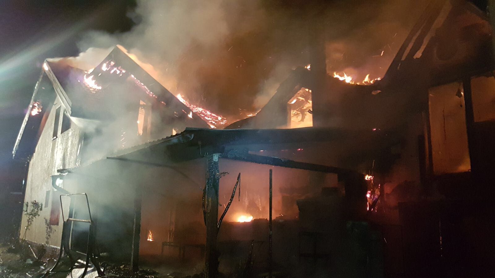 Incendiu la o pensiune din Timiș GALERIE FOTO