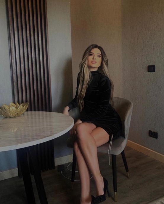 A lucrat la Parlamentul României, iar acum apare la „Bravo, ai stil!”. Cine e Diana Vulturu, noua concurentă din show-ul de modă