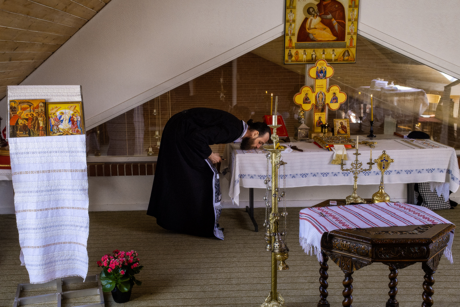 „Este mare nevoie de preoți care să fie cu adevărat cinstiți” - apelul unui preot român 