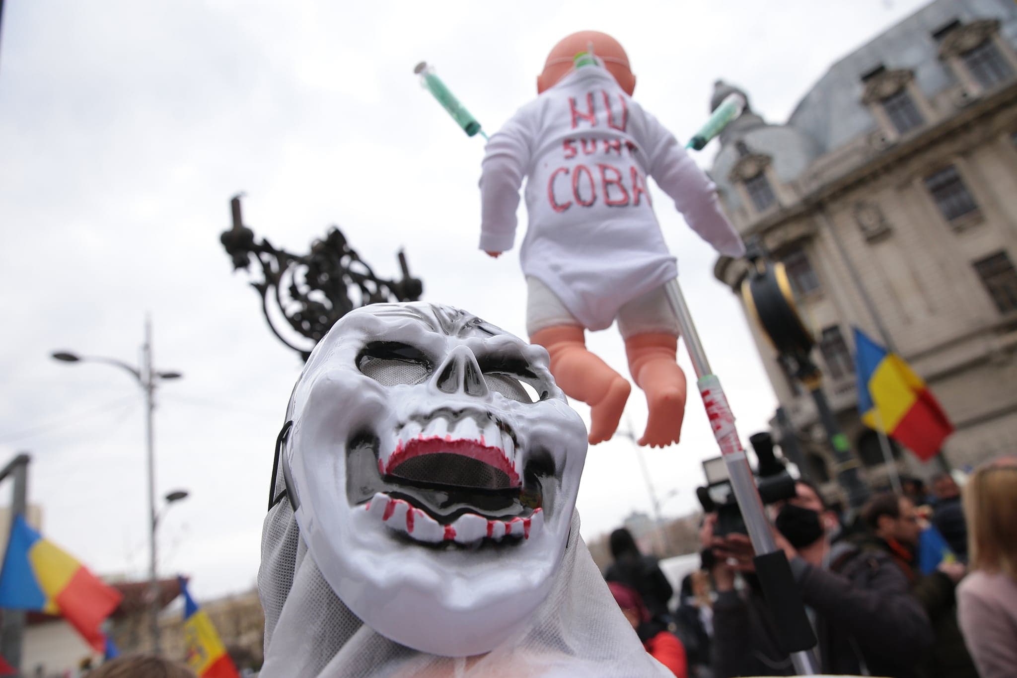 Noi proteste în București și Constanța. „Foamea ne scoate din casă”