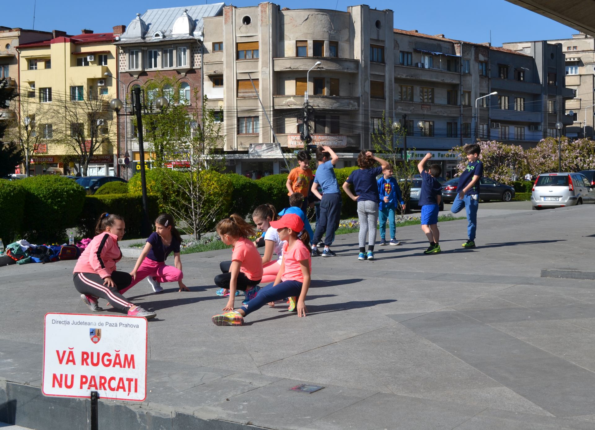 Activitatea sportivă de la CSM Ploieşti, în blocaj total! Sportivii ploieșteni se antrenează în fața Primăriei! FOTO