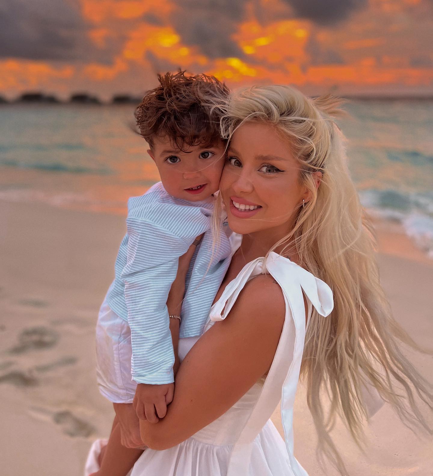 Câți bani câștigă Alina Ceușan lunar din online. Ce a spus prezentatoarea de la „Love Island” despre Ioana Grama