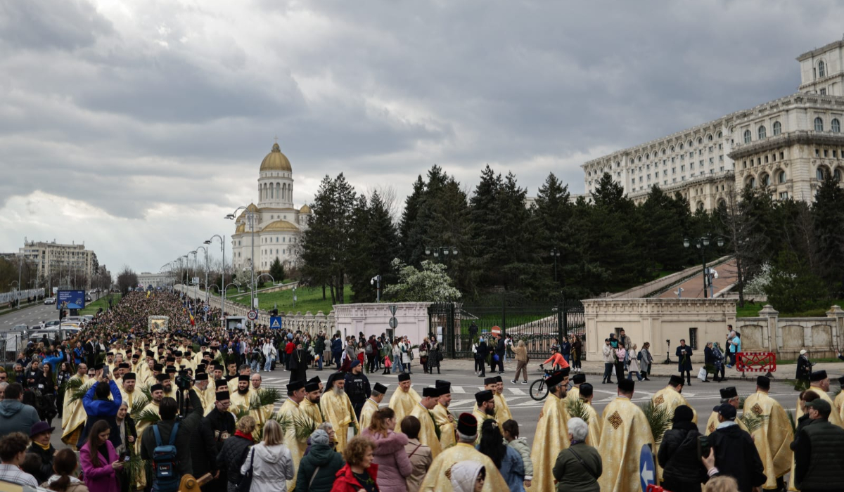 Cum a arătat Pelerinajul de Florii din București în 2026: câteva mii de oameni s-au deplasat pe traseu până la Catedrala Patriarhală