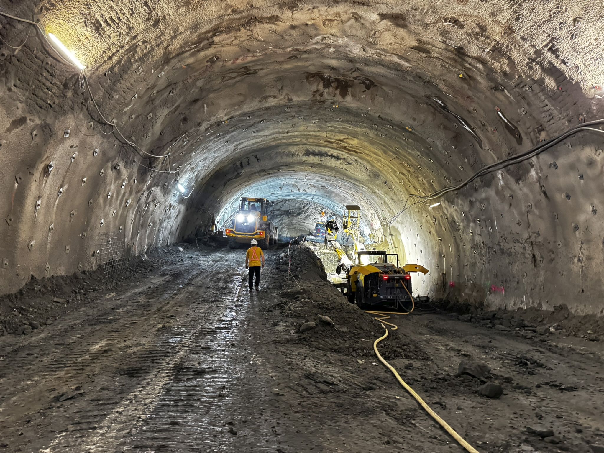 Șantierul autostrăzii A1 Lugoj - Deva: Câți metri mai sunt de excavat din „tunelurile pentru urși”