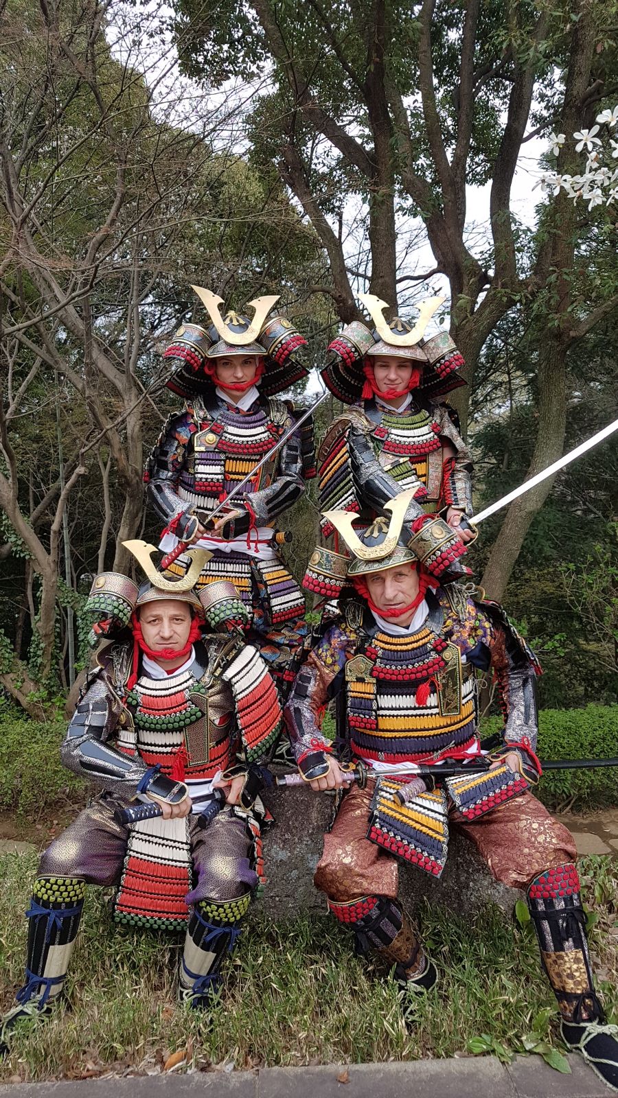 Luptătoarele din România s-au costumat în samurai la Cupa Mondială din Japonia | GALERIE FOTO