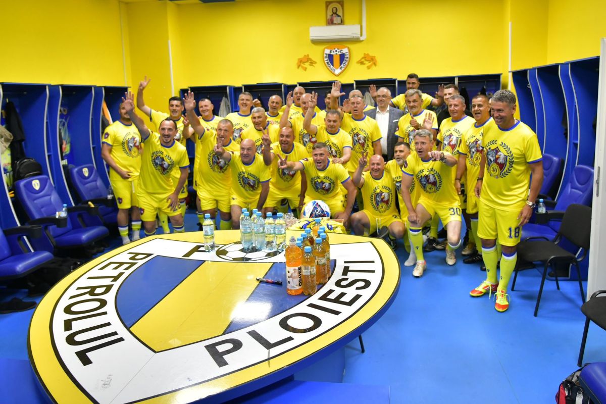 Petrolul și Rapid au încins la Ploiești un meci demonstrativ, reeditare a finalei Cupei României din 1995. Show Budescu, la petrecere