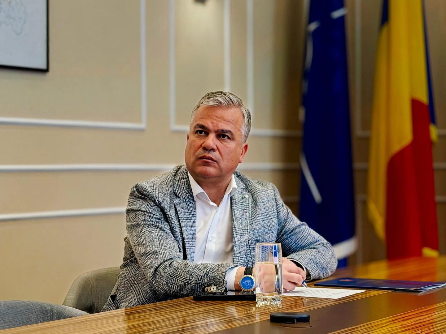 Cine este Adrian Veștea, noul premier desemnat. Fostul primar la Râșnov a condus CJ Brașov și are o casă de 570 mp