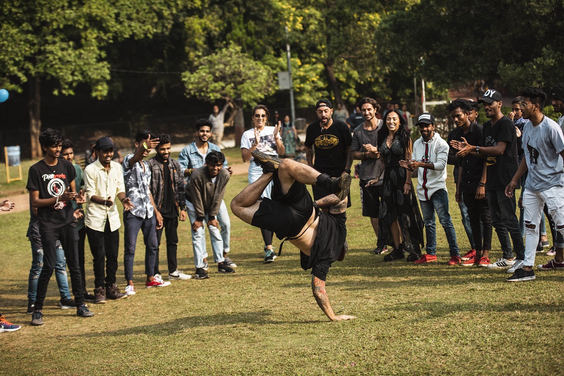 În etapa finală din Asia Express, concurenții ajung la Bollywood | FOTO
