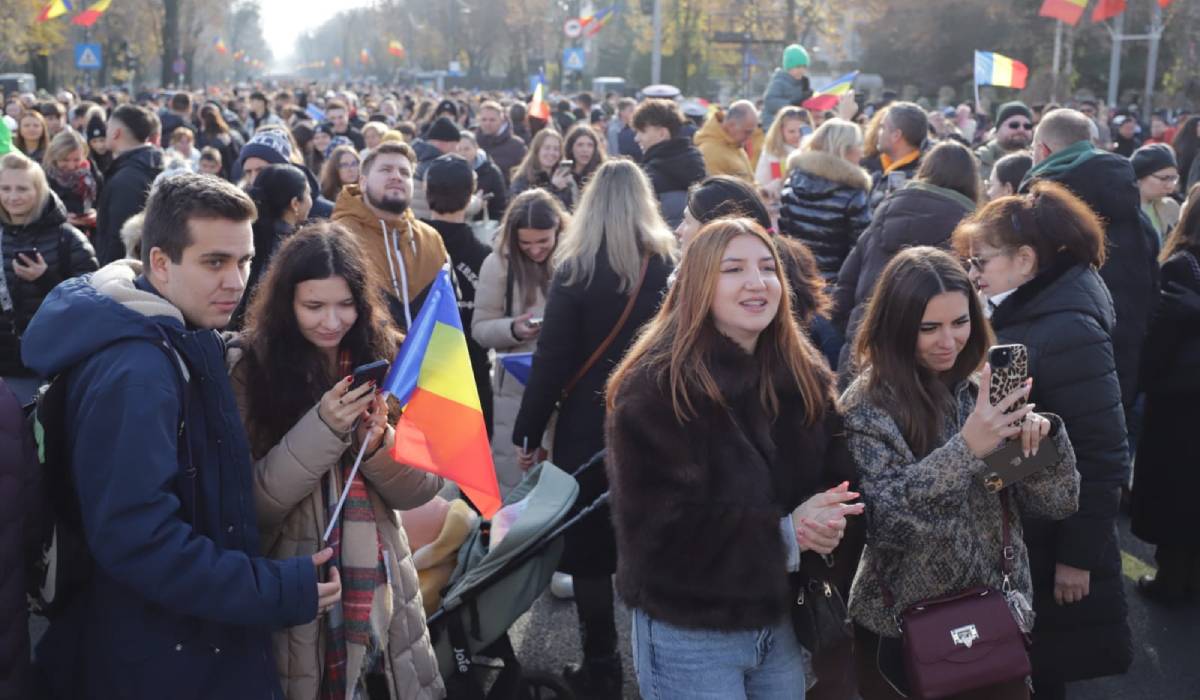 Ce nu s-a văzut la TV de la parada militară de 1 Decembrie, la Arcul de Triumf din București