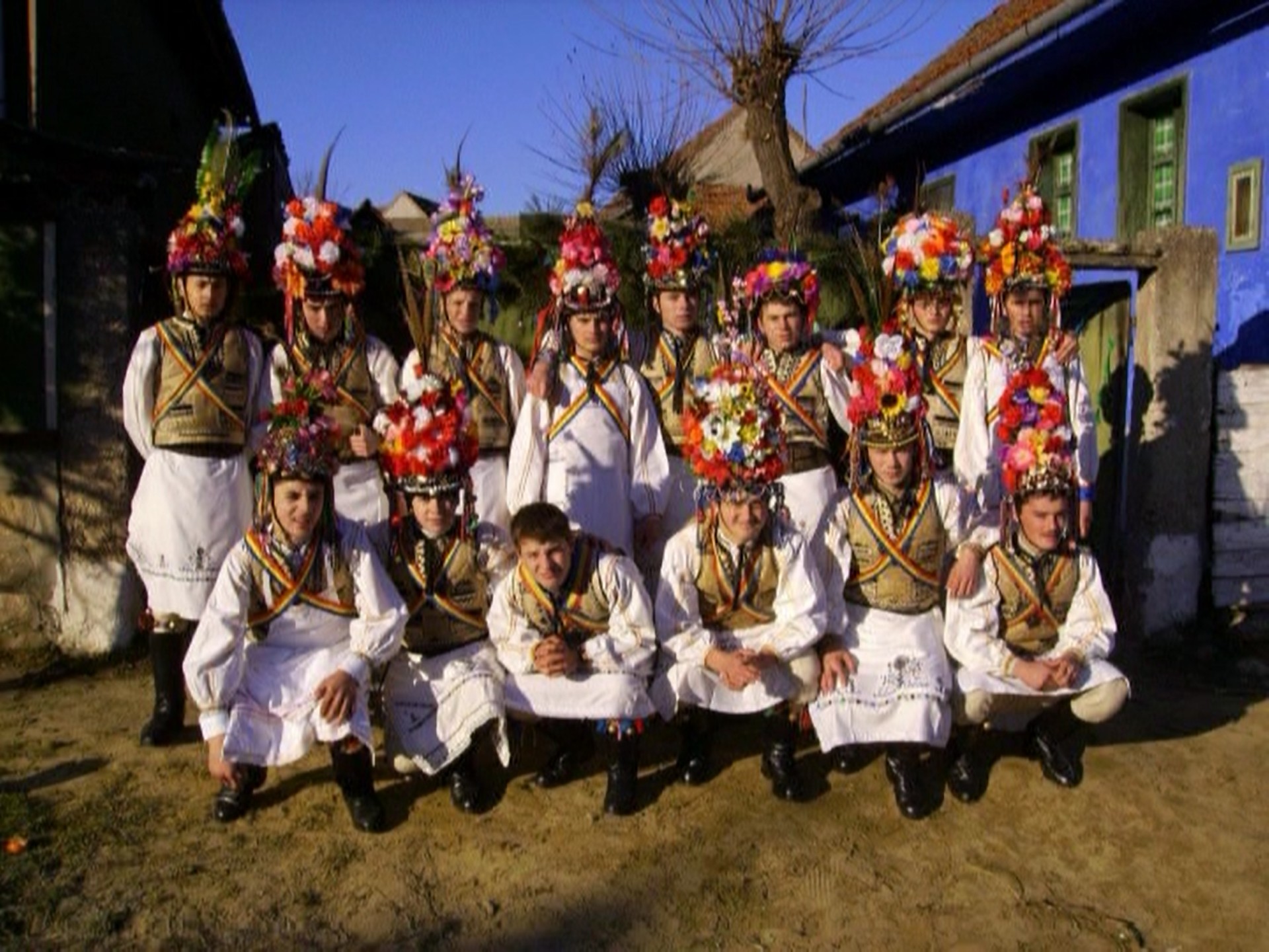 REPORTAJ/Tradiții în Ardeal: "Butea feciorilor", un obicei de Crăciun păstrat de sute de ani în judeţul Alba/FOTO