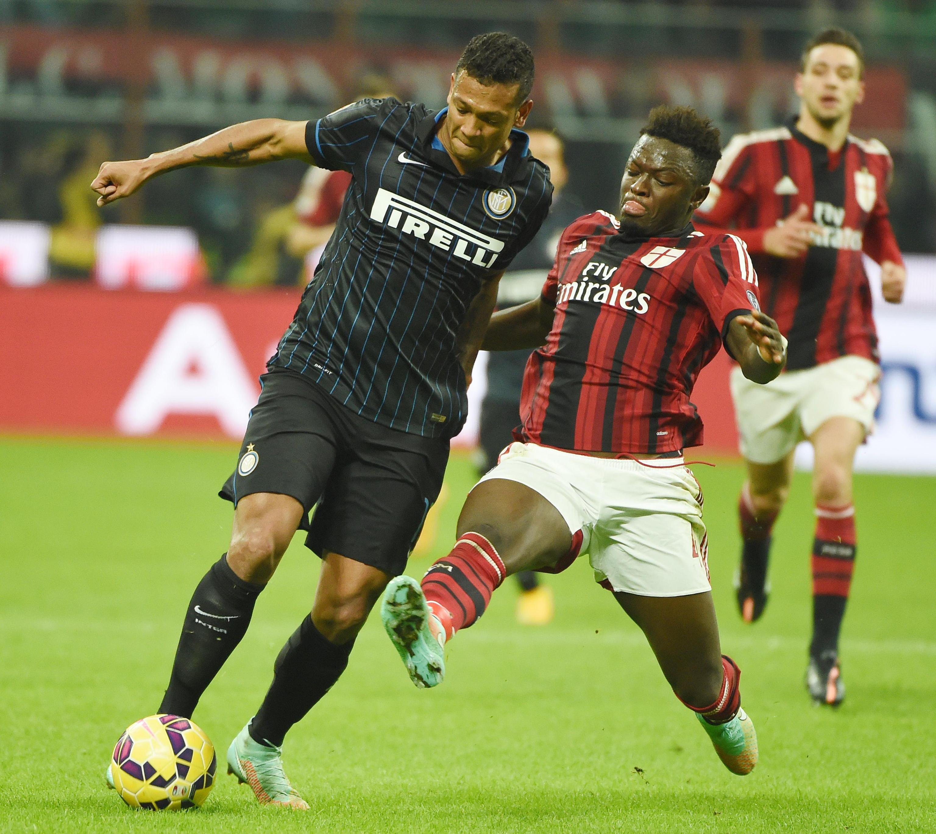 VIDEO & GALERIE FOTO  /  AC Milan și Inter au făcut spectacol în "Derby della Madonnina"