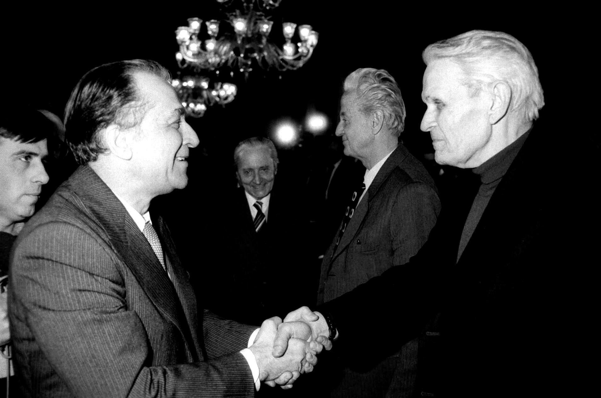 Imagini de la ultimele apariții ale lui Ion Iliescu. Cum arăta în 2022, când s-a întâlnit cu Ionuț Vulpescu, ultimul lui consilier prezidențial