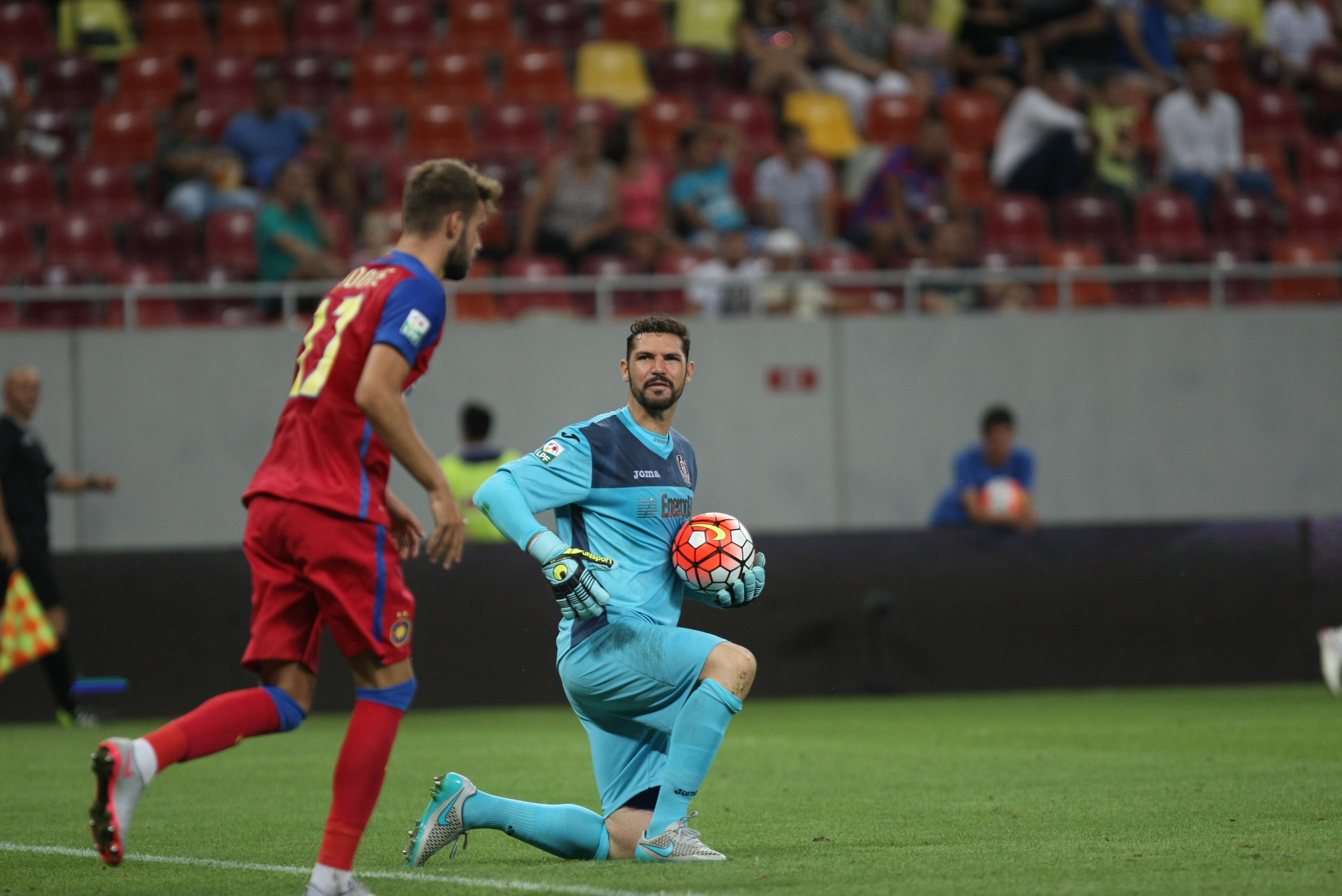 LIGA I: Steaua - CFR Cluj 1-1. Transversală Vitor Bruno! A egalat Tudorie! Roș-albaștrii au avut și ei o bară, în start, apoi a marcat Tiago. Echipa lui Rădoi se chinuie, Partizan Belgrad se distrează în Serbia! Patronul a făcut baie de mulțime/ GALERIE FOTO