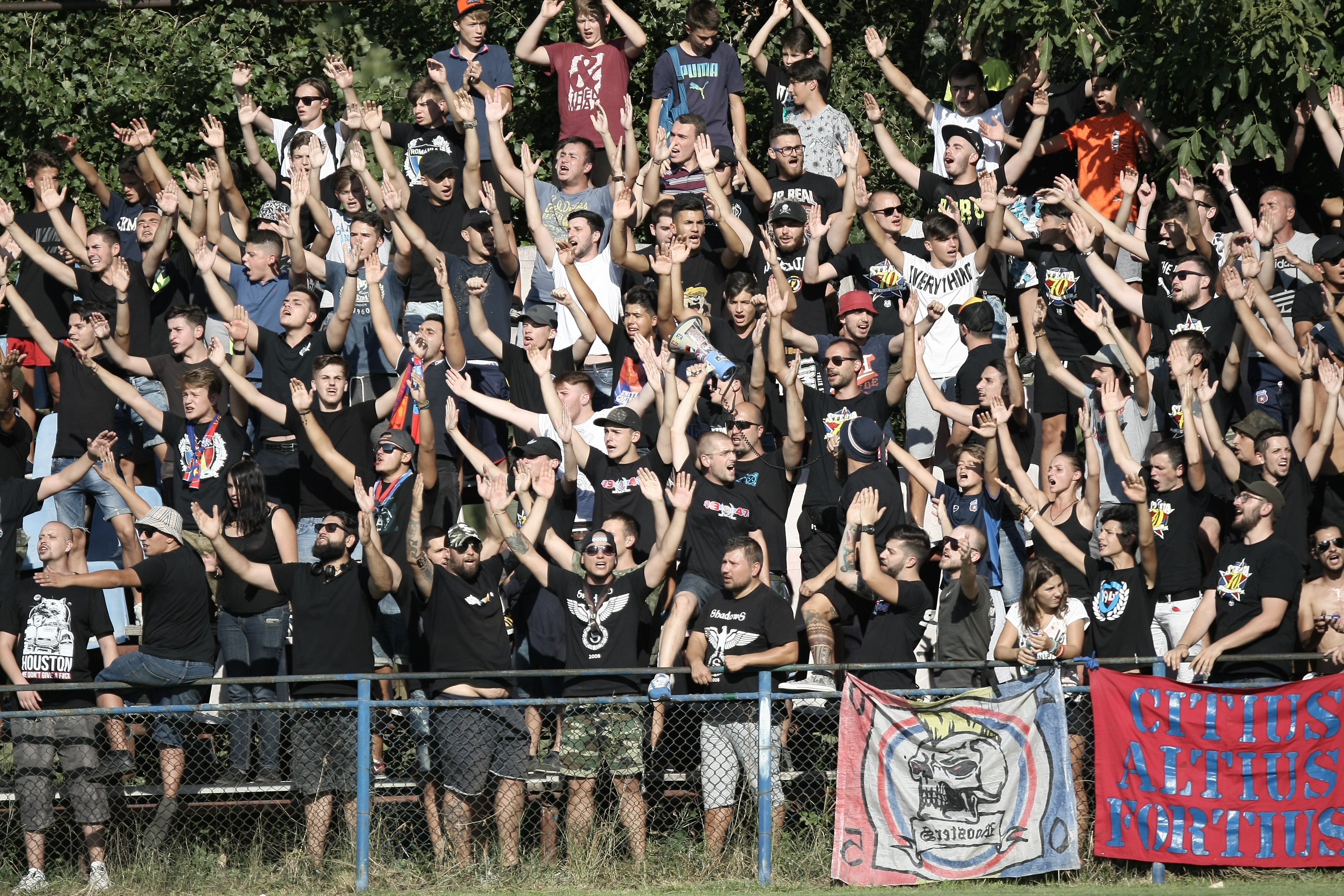 Superliga de rugby 2017 începe sâmbătă. Baia Mare a trecut de U Cluj, remiză la București. Steaua a bătut Dinamo / FOTO