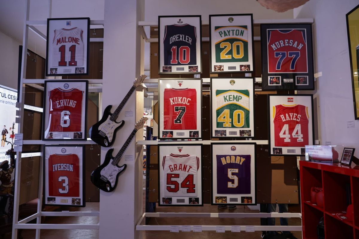 Cât costă un tricou semnat de Maradona sau Pele la gala caritabilă lansată de Ziua Națională Grigorescu