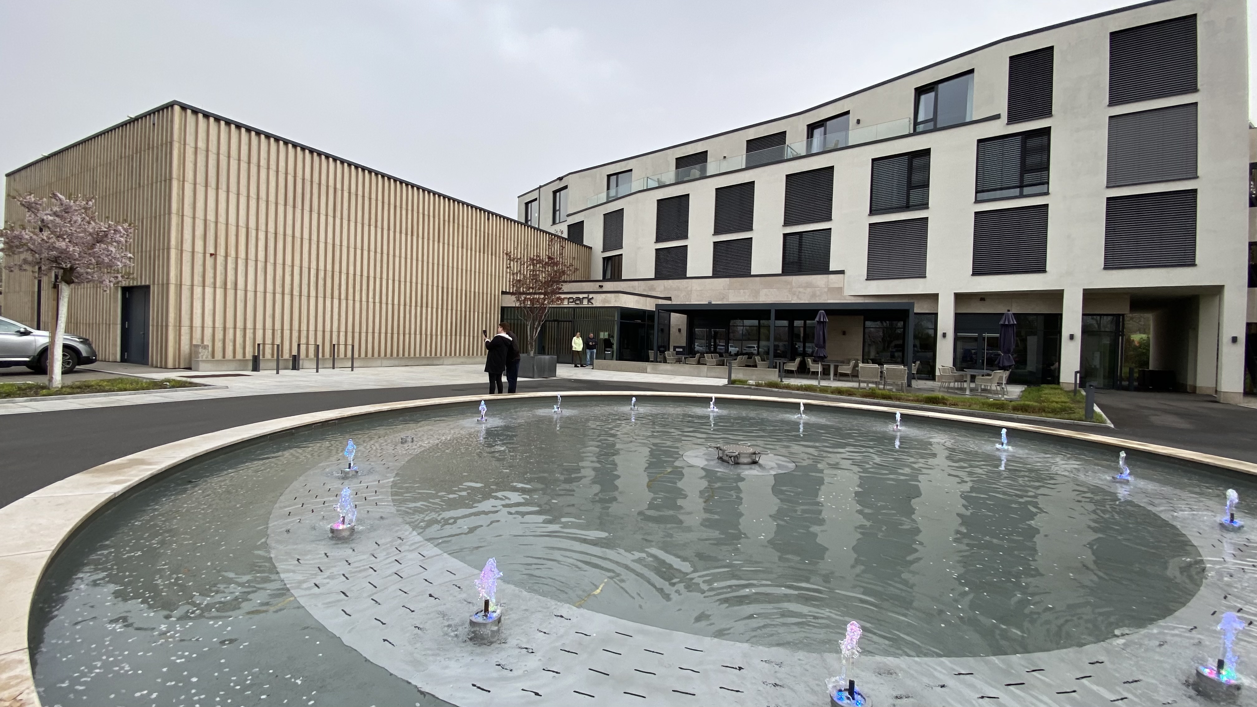 România a închiriat un hotel întreg pentru Euro 2024. Acces doar cu cartelă, dar și momente de relaxare la piscină