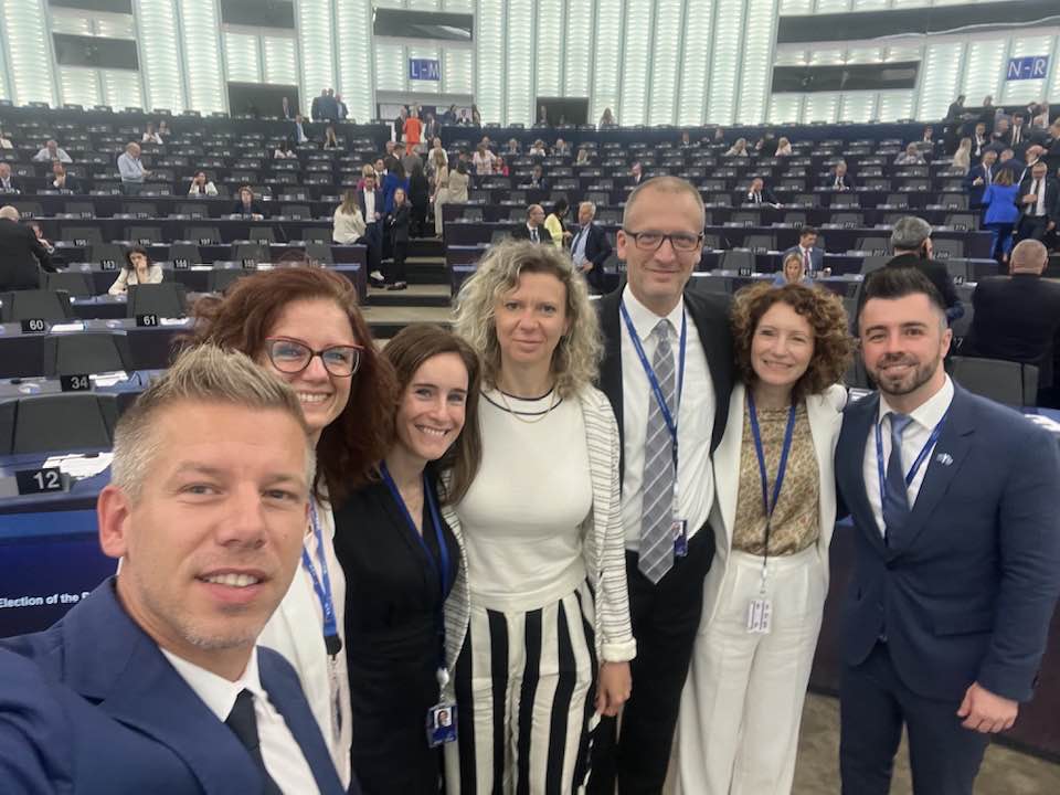 Itt az újabb hangfelvétel! Magyar Péter saját EP-képviselőiről: "Sok agyhalott"