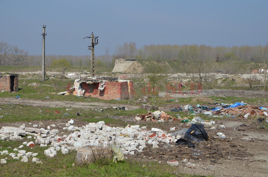 După ce au apărut imagini cu condițiile inumane de la centrul de carantină din Calafat, oamenii au fost mutați. Explicațiile primarului: ”Consilierii n-au fost de acord să-i ducem la hotelul lui Gică Popescu”