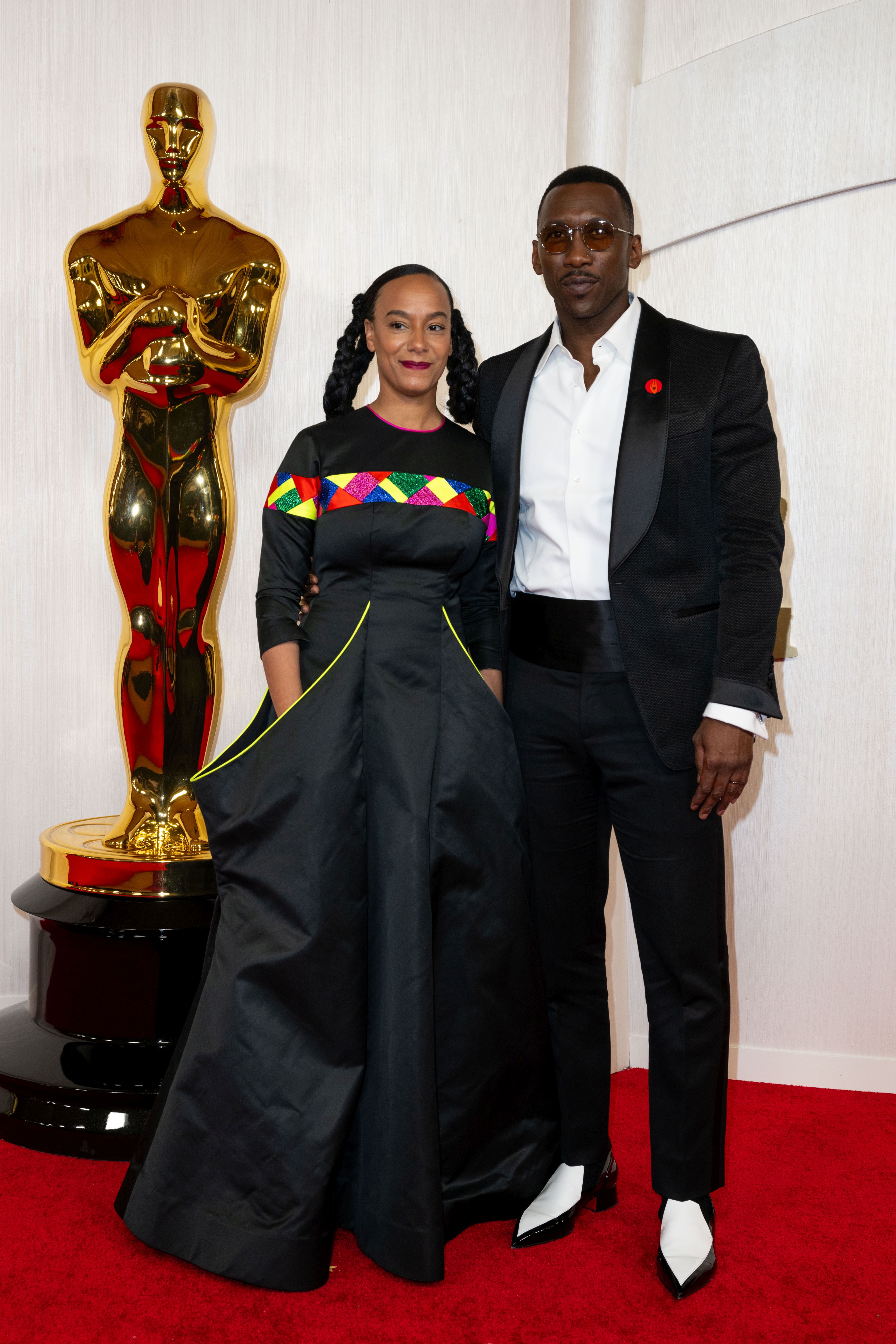 Vedete pe covorul roșu la Premiile Oscar 2024. Ce ținute au ales celebritățile