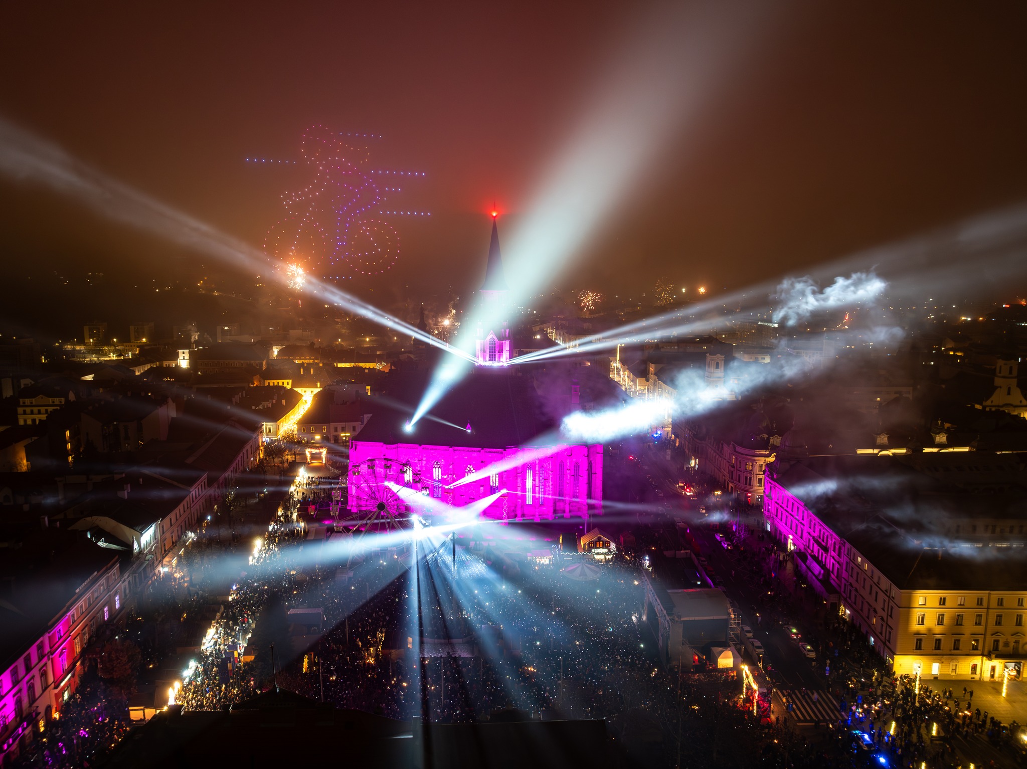 Cum a arătat spectacolul cu drone de la Cluj din noaptea dintre ani