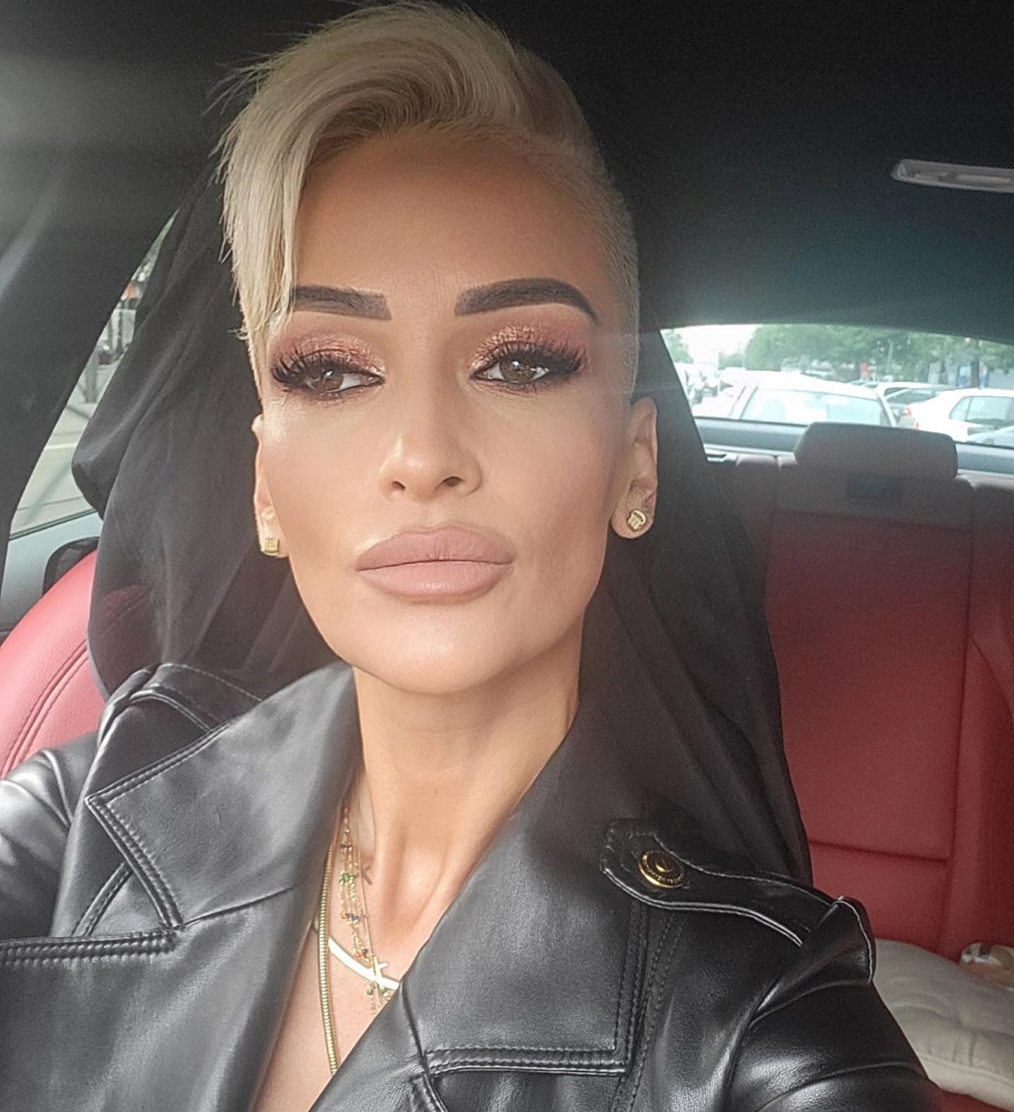 Cine este Gabriela Lucuțar, „Regina Întunericului”. A gătit pentru cei trei jurați de la Chefi la cuțite 2024