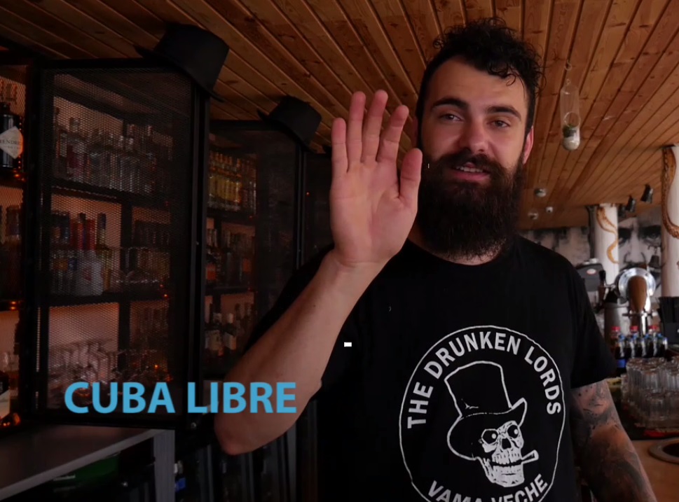 VIDEO/ Codul secret al barmanilor din Vama Veche. Cum să ceri un Mai Tai sau o tequila prin semne și cum le interpretează un lingvist
