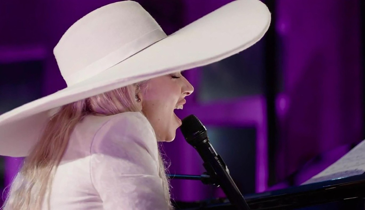 Lady Gaga meglepetés előadása is a 2025-ös Super Bowl legemlékezetesebb pillanatai közé tartozik