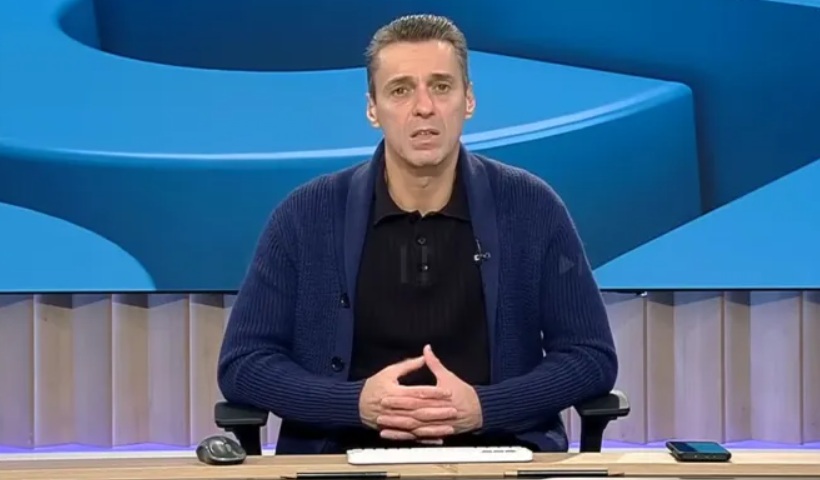 Ce a primit Mircea Badea acasă după ce a comandat trei iaurturi pe o aplicație mobilă: „Ce ați făcut, bă?”